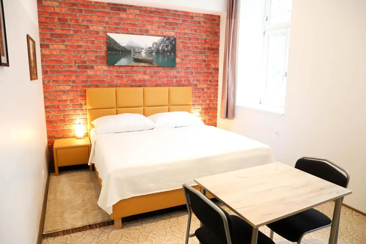 «Go West» Guest Rooms Wien