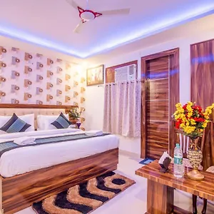 Hotel Festival Mahipalpur Delhi Airport - Near Delhi Aerocity Отель Нью-Дели