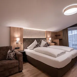 Alphotel Garni Salner Hotel Ischgl