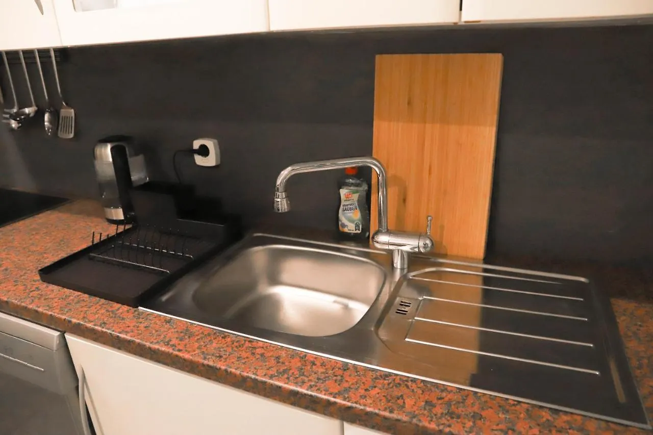 «Go West» Guest Rooms Wien Hostel