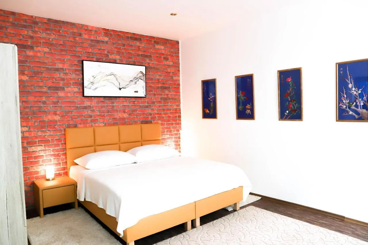 «Go West» Guest Rooms Vienna Austria