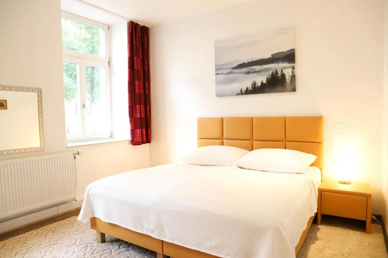«Go West» Guest Rooms Wien 0*,  Österreich